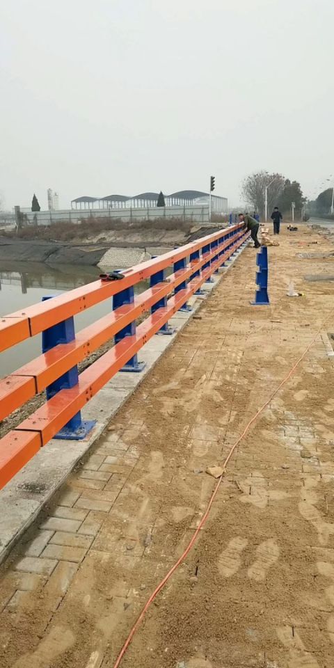 防撞橋梁鋼板立柱