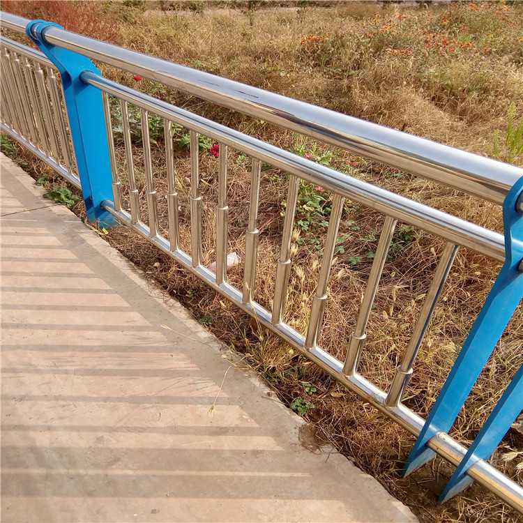 景觀(guān)橋梁用不銹鋼復(fù)合…